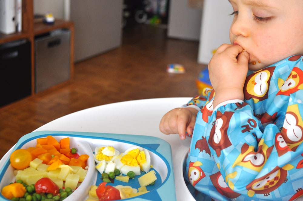 Faire manger des légumes à un bébé